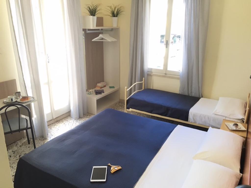 Hotel Byron Solo Per Giovani Riccione Exteriér fotografie