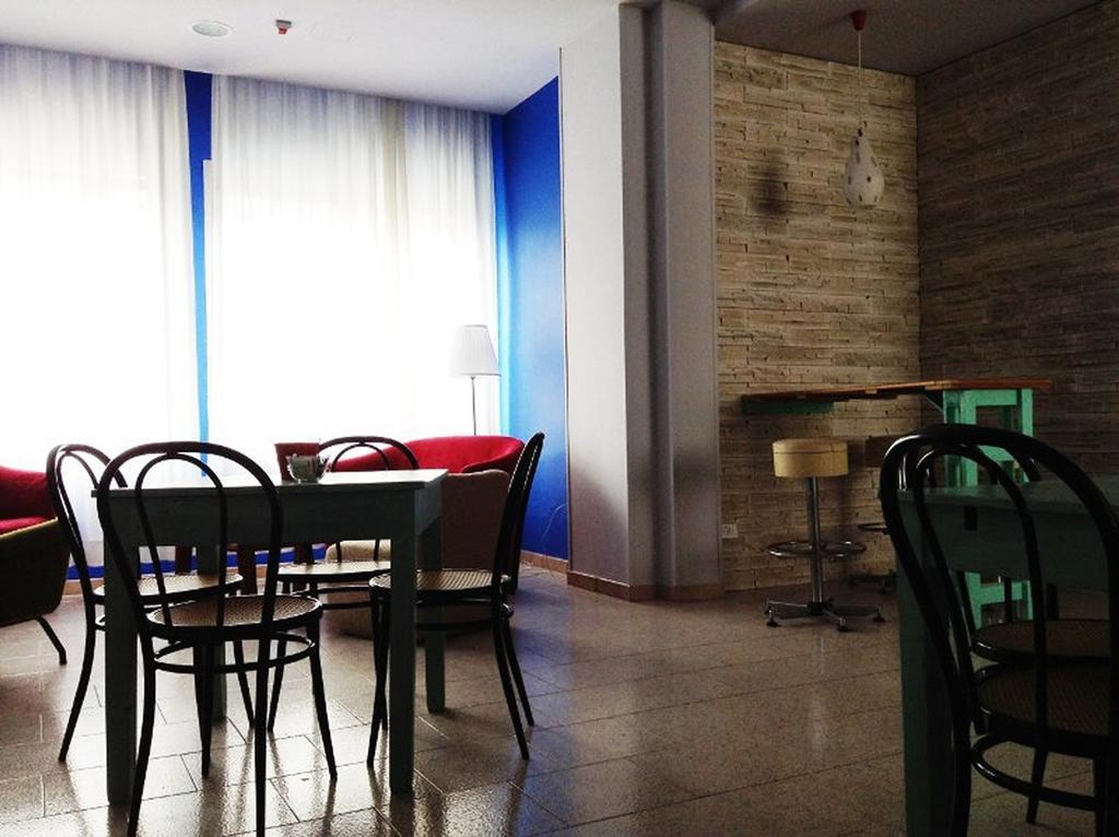 Hotel Byron Solo Per Giovani Riccione Exteriér fotografie