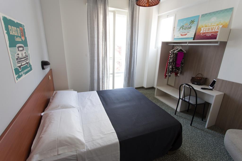 Hotel Byron Solo Per Giovani Riccione Exteriér fotografie