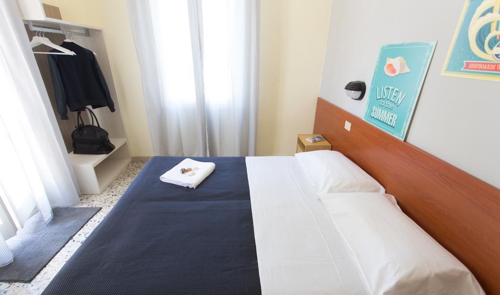Hotel Byron Solo Per Giovani Riccione Pokoj fotografie