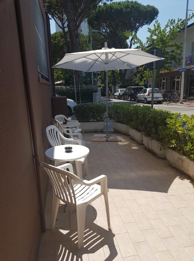 Hotel Byron Solo Per Giovani Riccione Exteriér fotografie