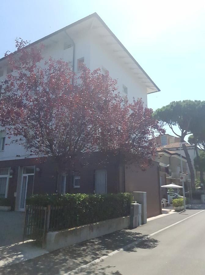 Hotel Byron Solo Per Giovani Riccione Exteriér fotografie